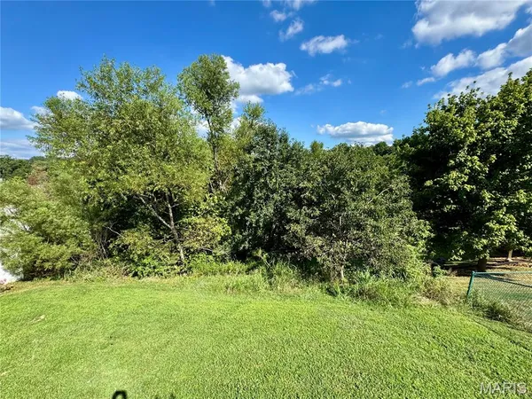 $304,500 | 450 Pevely Heights Drive, Pevely, MO 63070