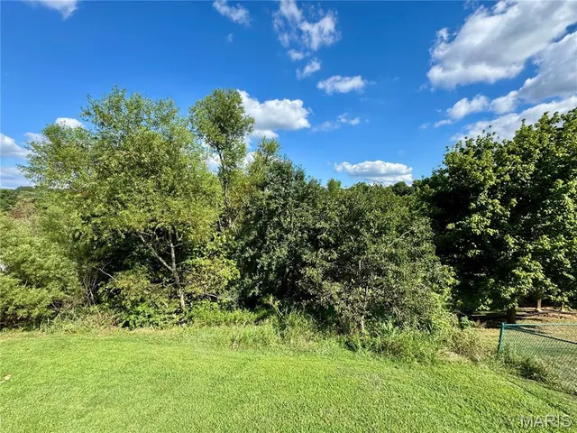 $304,500 | 450 Pevely Heights Drive, Pevely, MO 63070