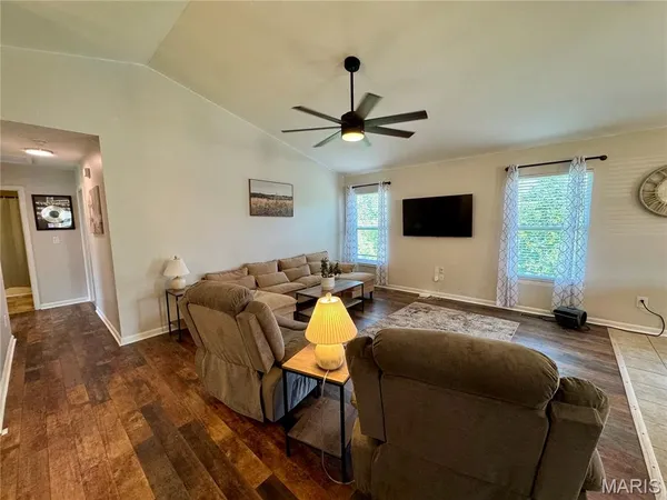 $304,500 | 450 Pevely Heights Drive, Pevely, MO 63070