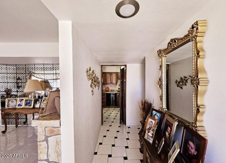 2201 East 7th Street Douglas, AZ 85607 - Photo 4 of 49 a view of a living room