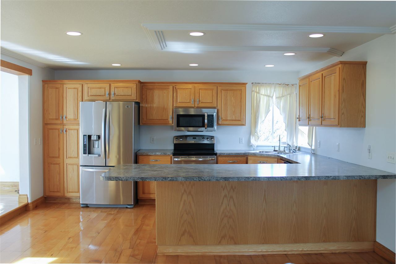 19422 Stuart Road Chesaning, MI 48616 - Photo 9 of 28 31377778-8.JPG