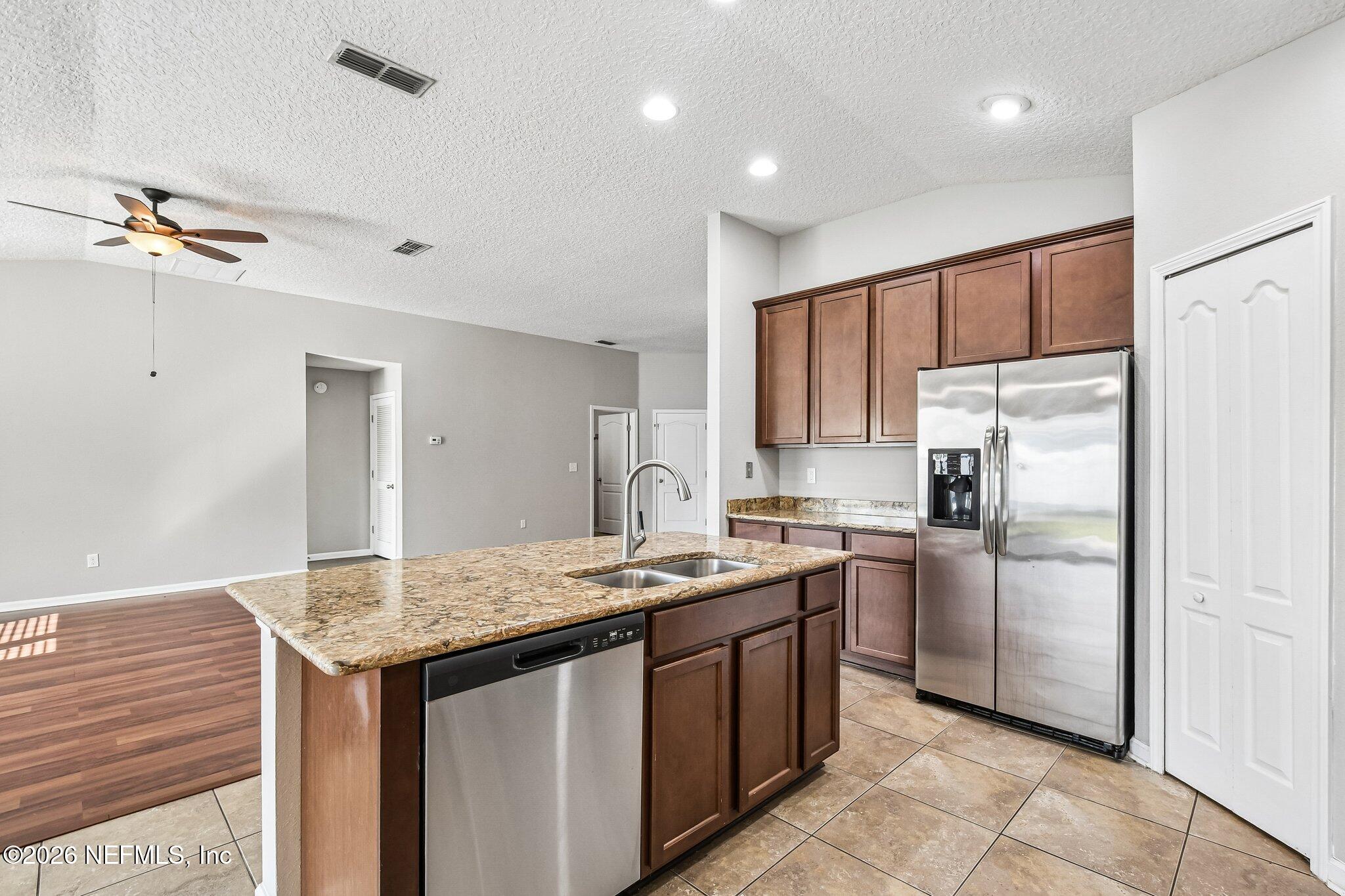 16421 Tisons Blf Road Jacksonville, FL 32218 - Photo 10 of 24 10_Kitchen