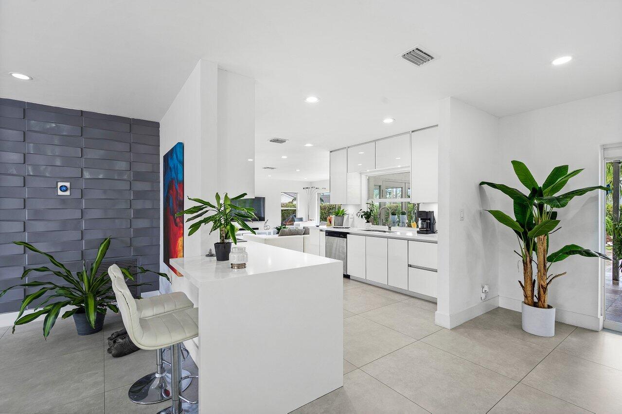 1049 West Palmetto Park Road Boca Raton, FL 33486 - Photo 11 of 33 1049 W Palmetto Park Road