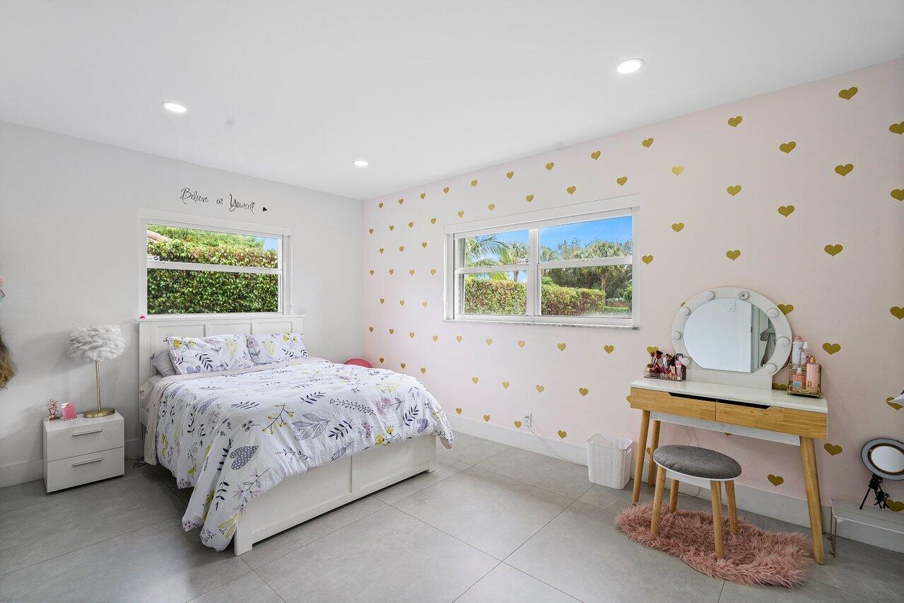 1049 West Palmetto Park Road Boca Raton, FL 33486 - Photo 21 of 33 Bedroom 3