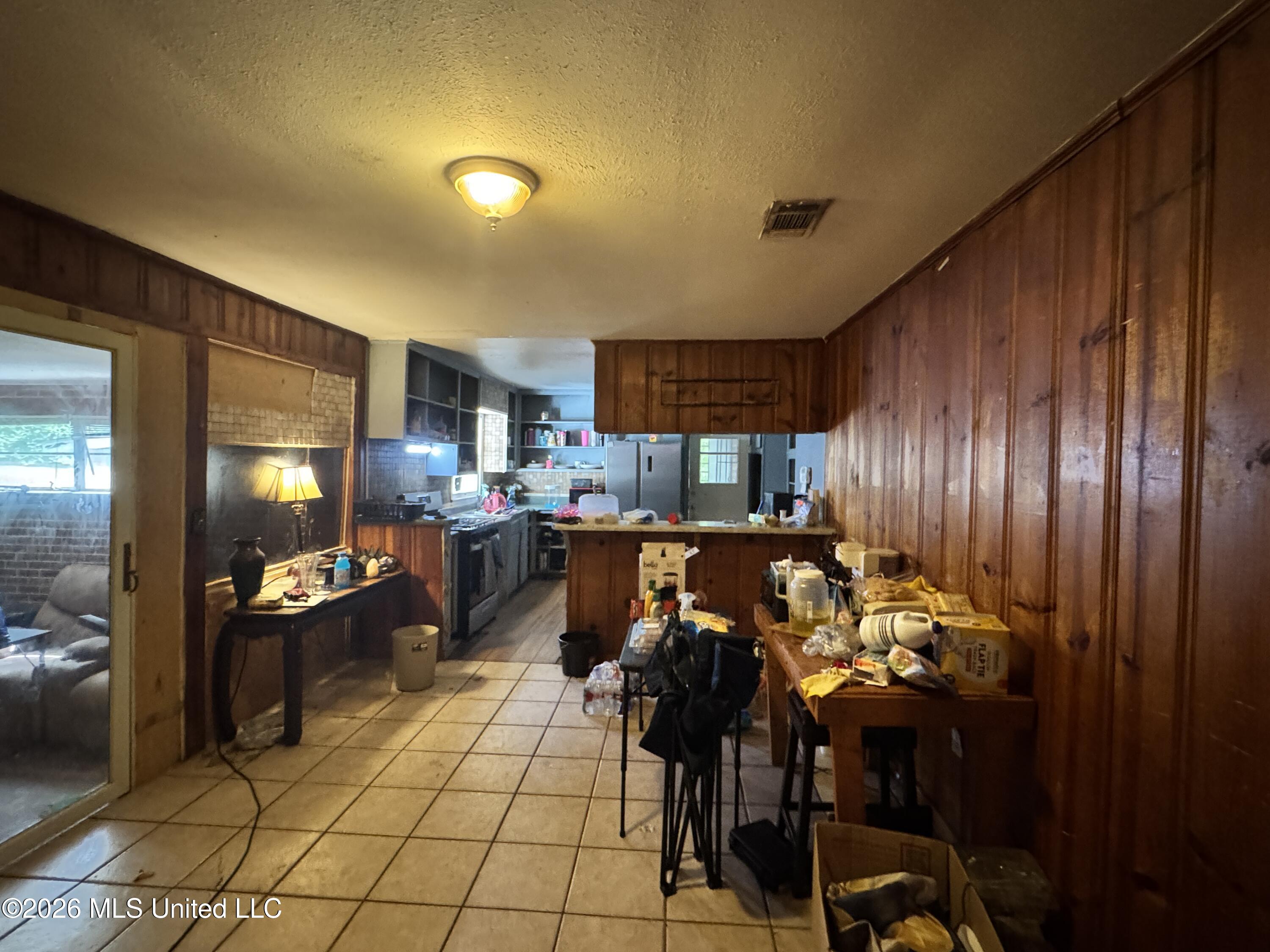 229 Sykes Road Jackson, MS 39212 - Photo 5 of 16 IMG_8936