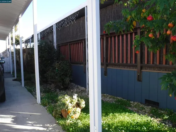 $299,999 | 315 Vía Valencia, Pacheco, CA 94553