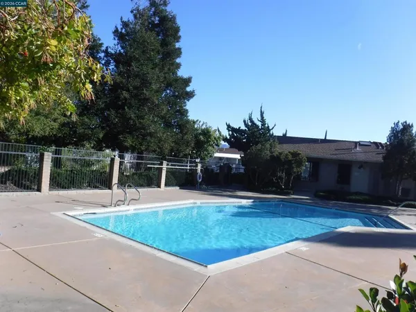 $299,999 | 315 Vía Valencia, Pacheco, CA 94553