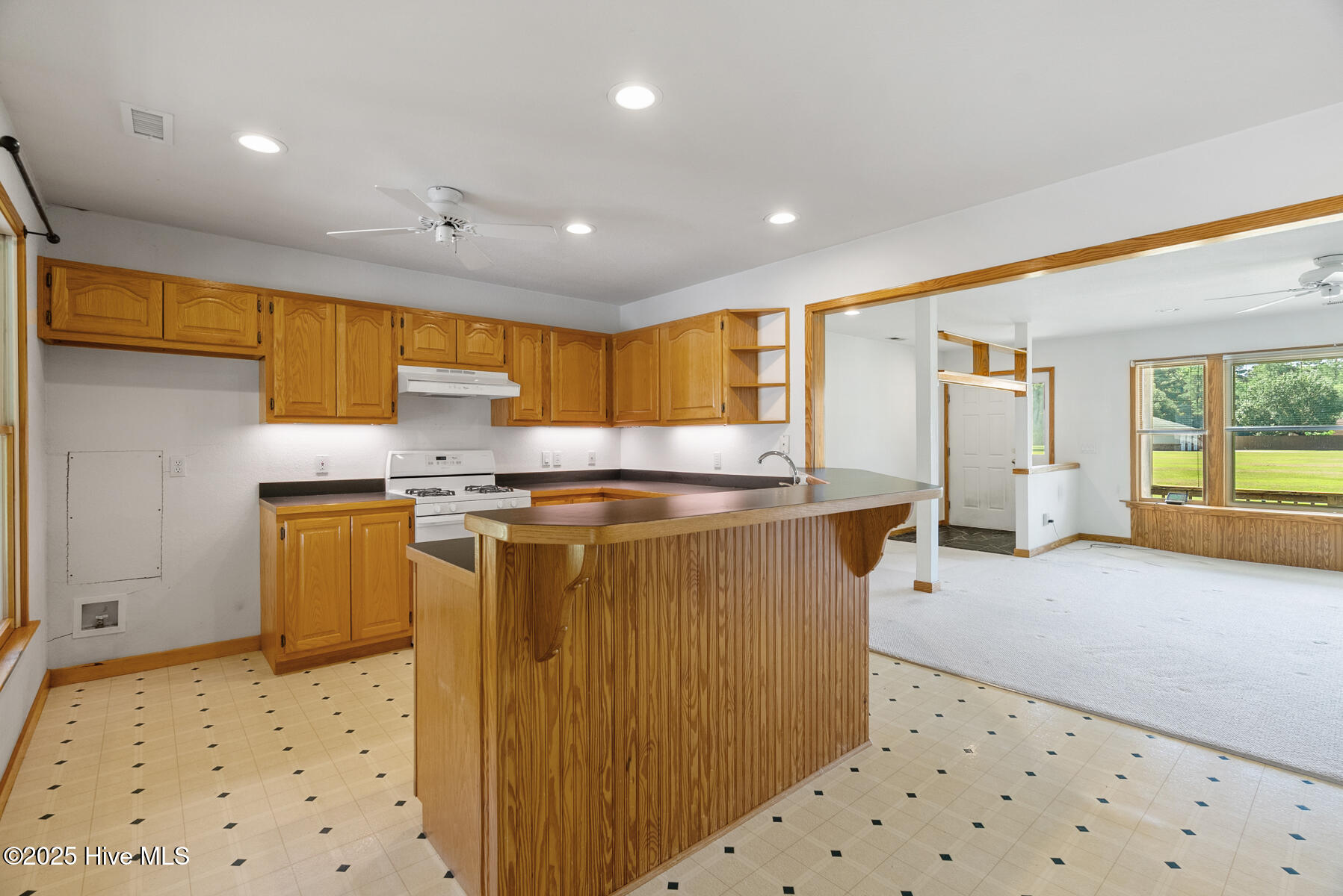 104 Perry's Way Grandy, NC 27965 - Photo 11 of 61 104 Perrys Way kitchen bar looking into