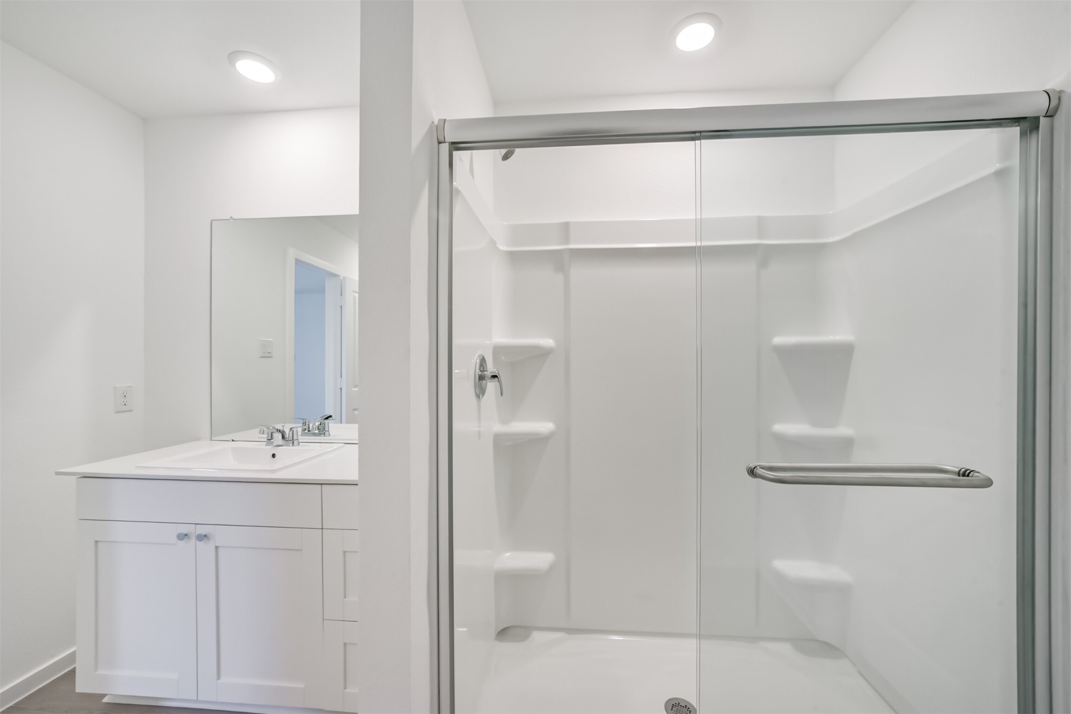 648 Burlina Road La Marque, TX 77568 - Photo 20 of 31 Primary bathroom