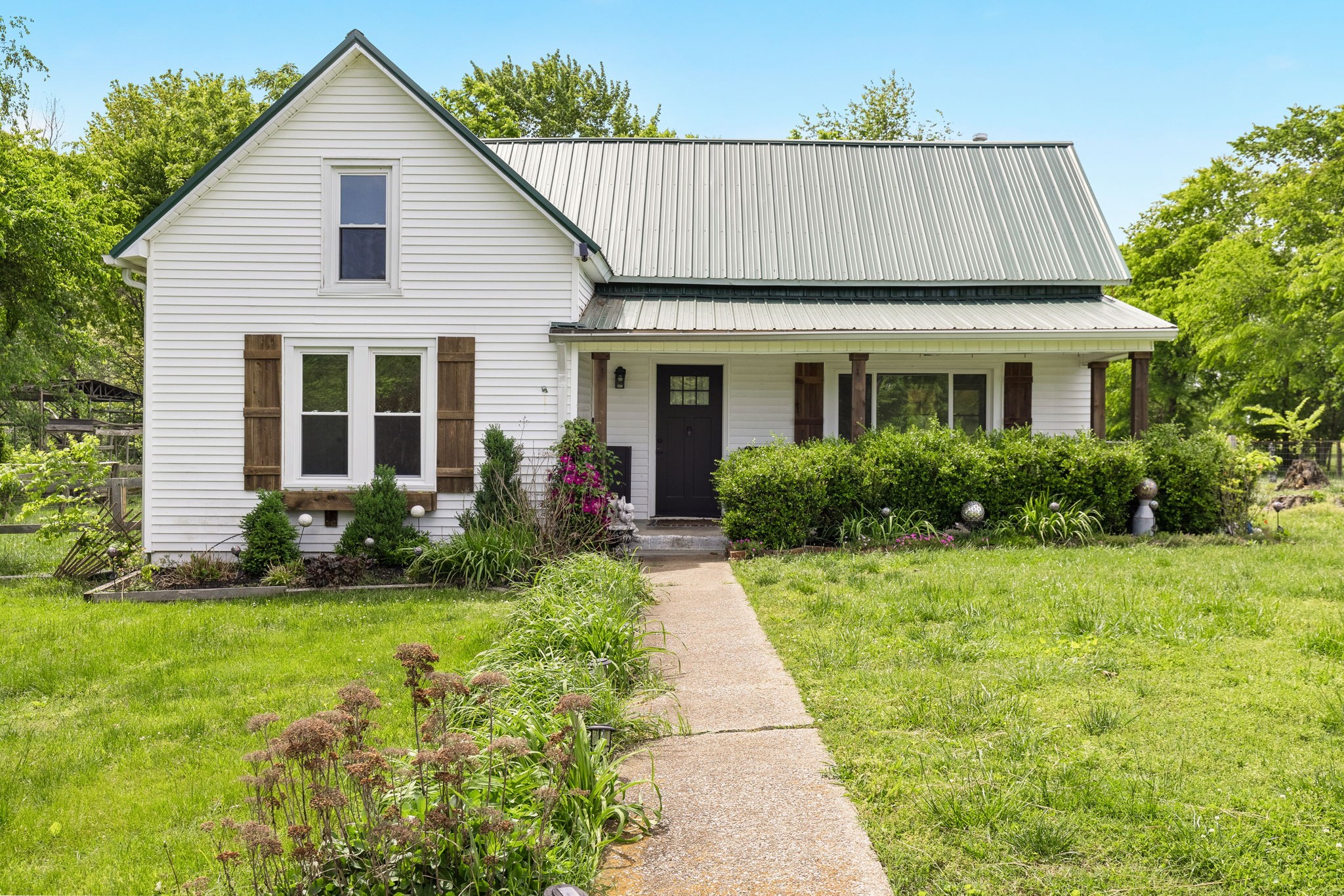 825 Mt Vernon Road Bethpage, TN 37022 - Photo 1 of 39 Gallery Image 1