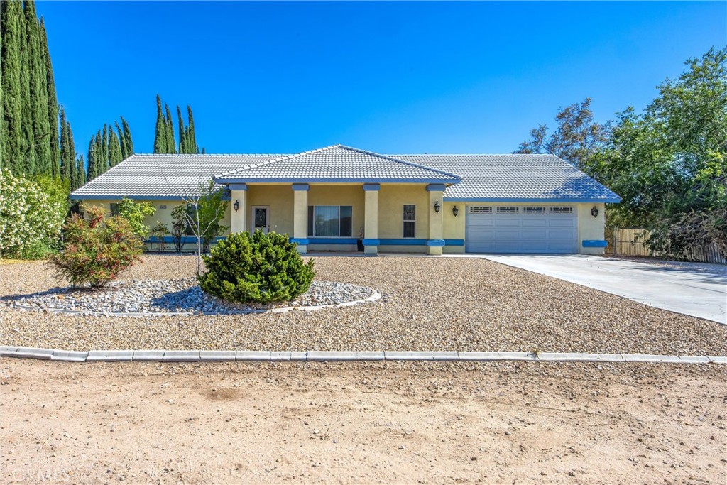 16403 El Centro Road Hesperia, CA 92345 - Photo 9 of 51