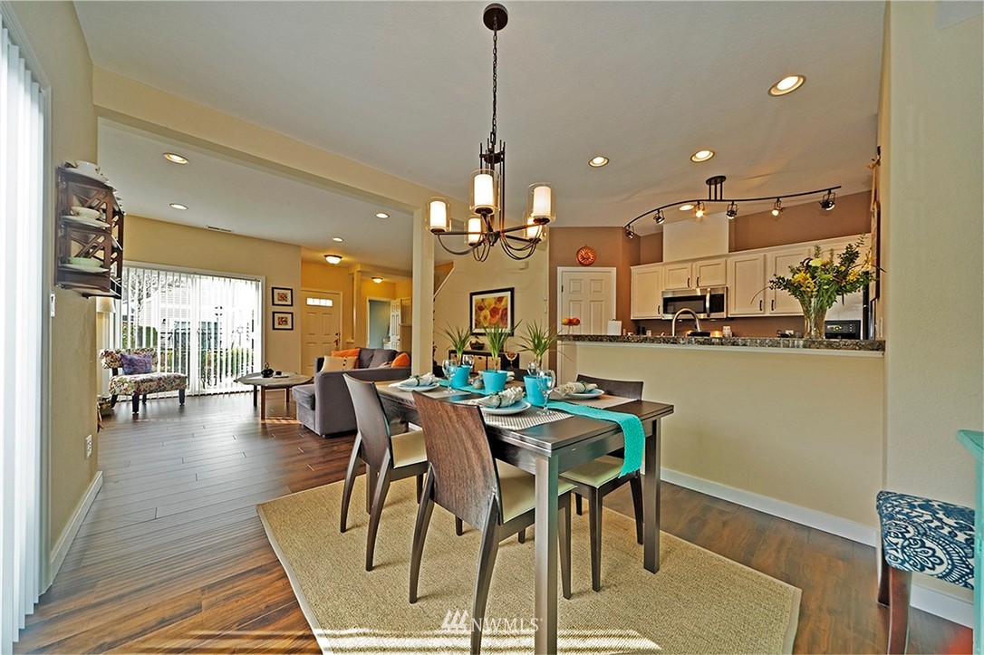 18883 108th Lane Southeast Renton, WA 98055 - Photo 5 of 24 Gallery Image 5