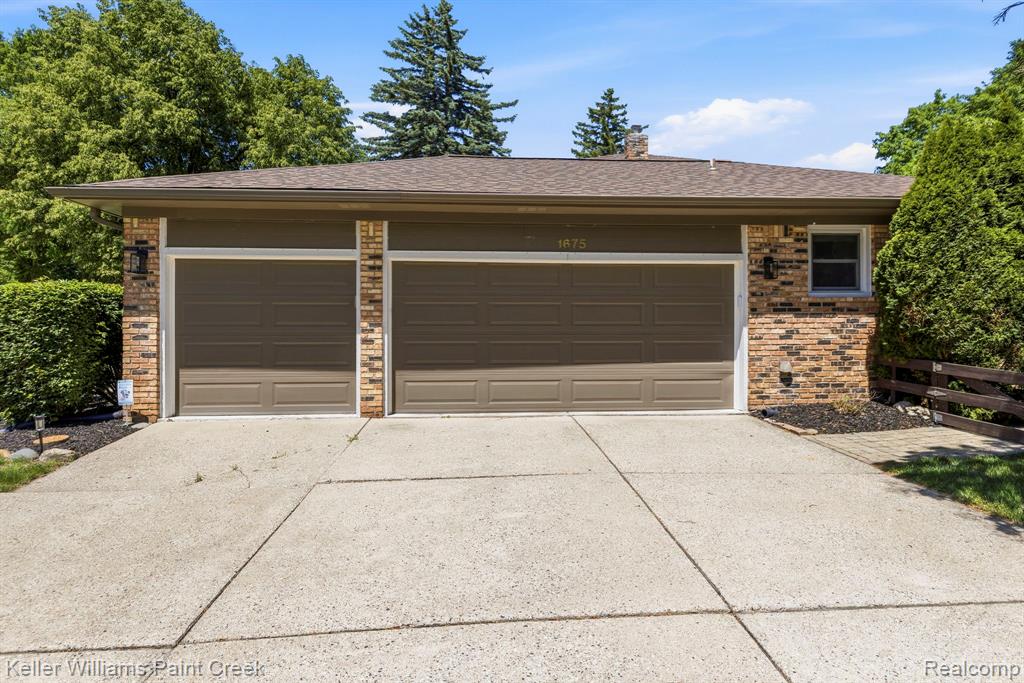 1675 North Kilburn Road Rochester Hills, MI 48306 - Photo 4 of 48