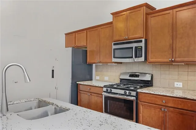 $212,000 | 1942 Grove Way, Hampton, GA 30228