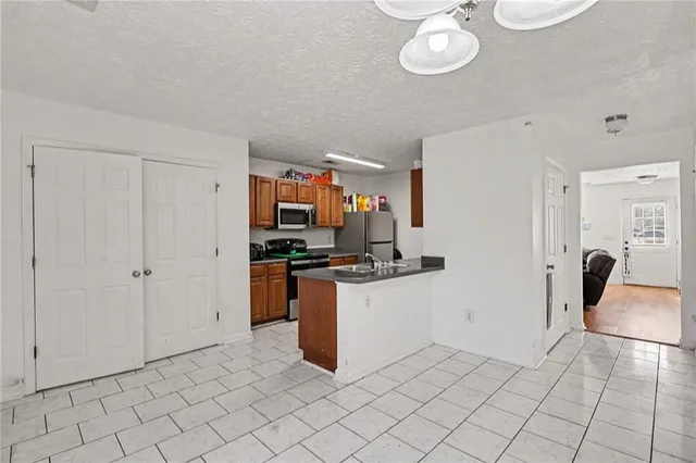 $212,000 | 1942 Grove Way, Hampton, GA 30228