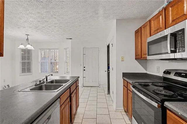 $212,000 | 1942 Grove Way, Hampton, GA 30228