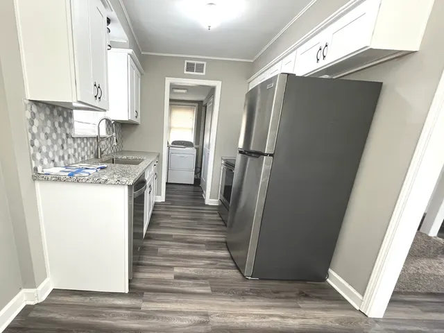 $2,600 | 805 South Norbury Avenue, Lombard, IL 60148