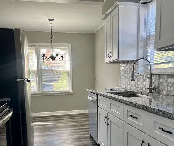 $2,600 | 805 South Norbury Avenue, Lombard, IL 60148