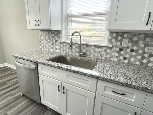 $2,600 | 805 South Norbury Avenue, Lombard, IL 60148