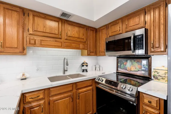 $270,000 | 10330 West Thunderbird Boulevard, Unit C114, Sun City, AZ 85351