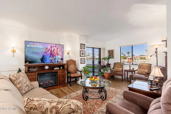 $270,000 | 10330 West Thunderbird Boulevard, Unit C114, Sun City, AZ 85351