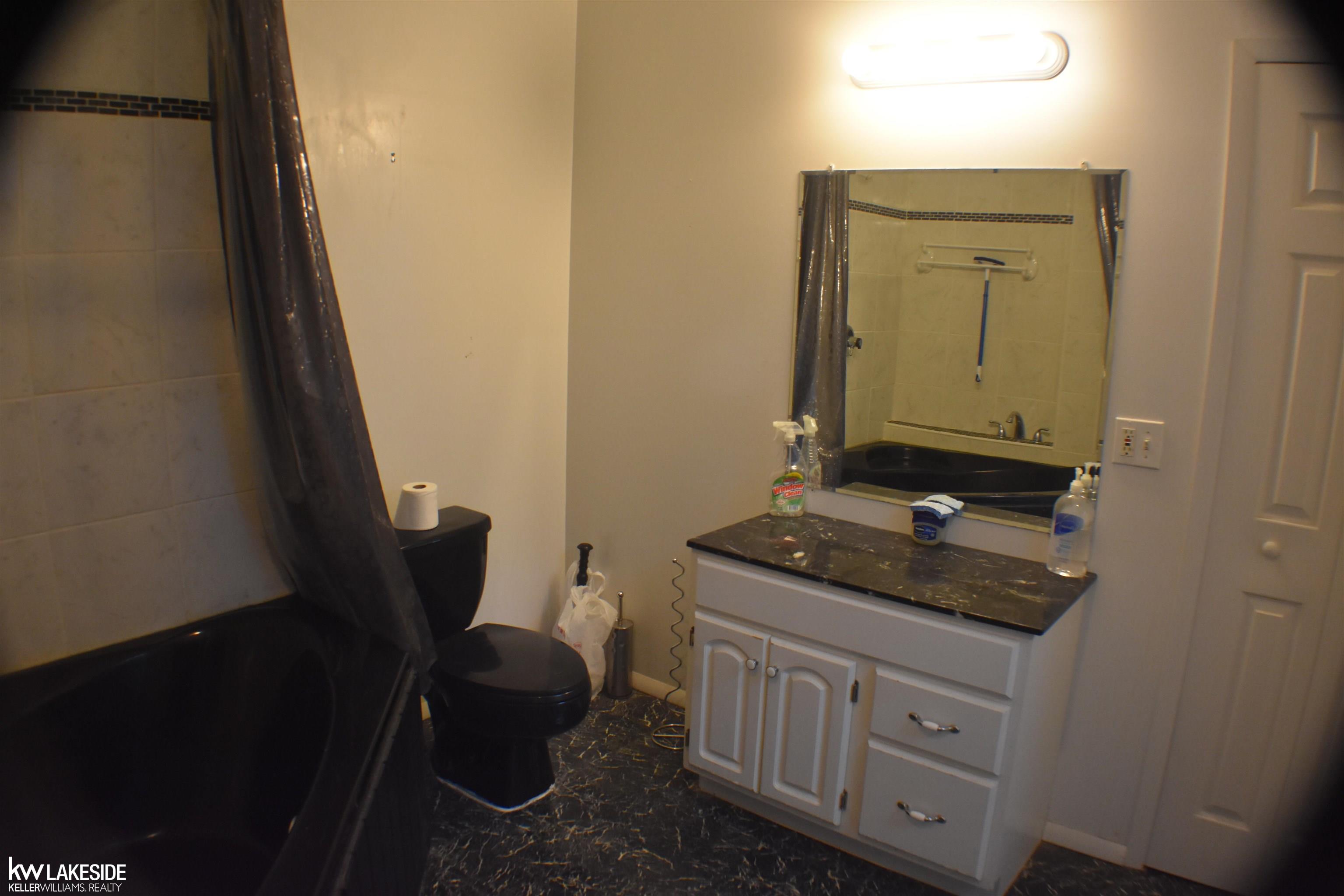 24223 Ramsgate Street Clinton Township, MI 48035 - Photo 11 of 33 Gallery Image 11