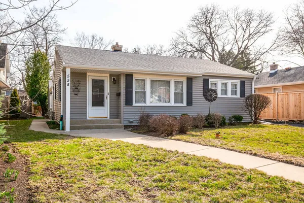 $499,000 | 555 Longfellow Avenue, Deerfield, IL 60015