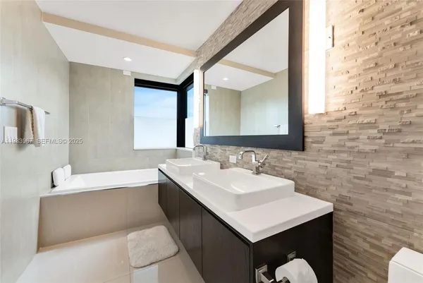 $2,050,000 | 3030 North Ocean Boulevard, Unit S101, Fort Lauderdale, FL 33308