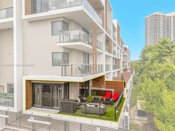 $2,050,000 | 3030 North Ocean Boulevard, Unit S101, Fort Lauderdale, FL 33308