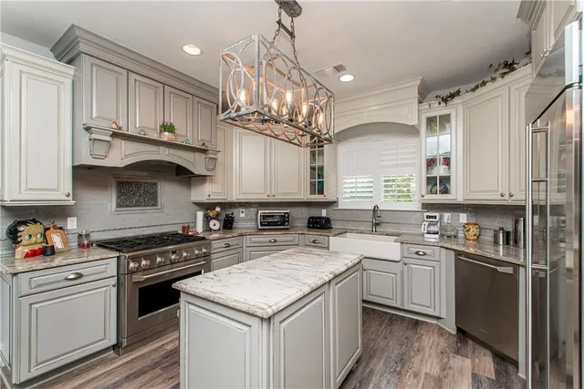 $845,000 | 6 Rene Court, Mandeville, LA 70471