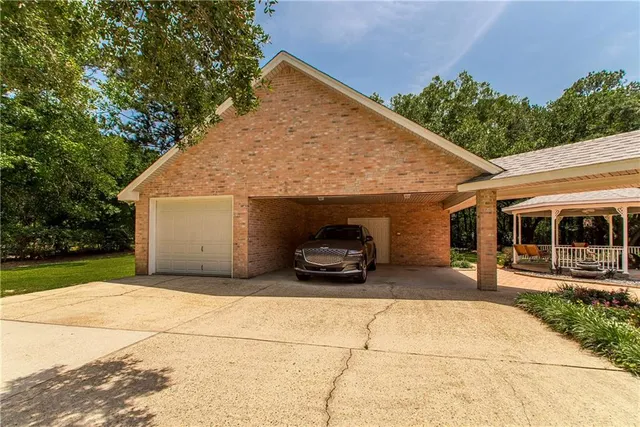 $845,000 | 6 Rene Court, Mandeville, LA 70471