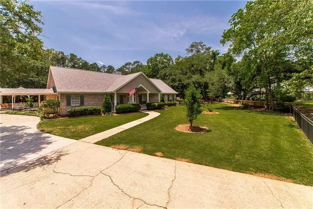 $845,000 | 6 Rene Court, Mandeville, LA 70471