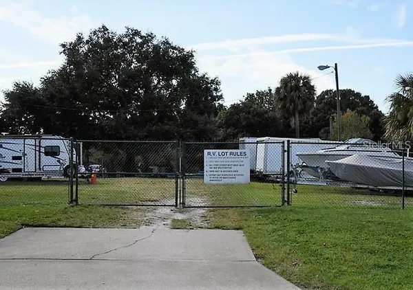 $1,800 | 3815 North Oak Drive, Unit G11, Tampa, FL 33611