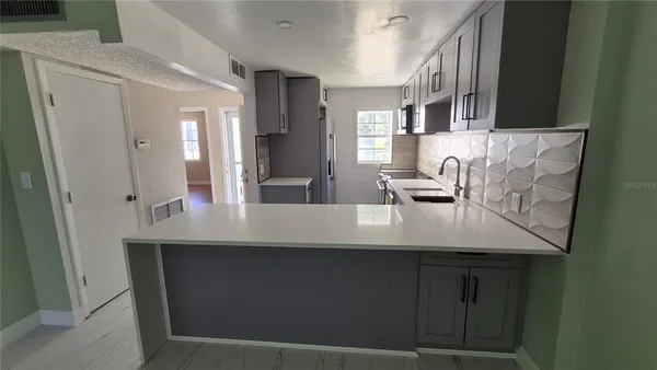 $1,800 | 3815 North Oak Drive, Unit G11, Tampa, FL 33611