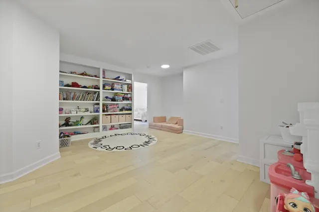 $709,000 | 132 Fresh Meadow Lane, Mount Pleasant, SC 29466