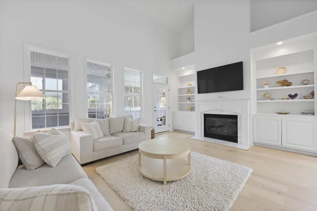 $709,000 | 132 Fresh Meadow Lane, Mount Pleasant, SC 29466