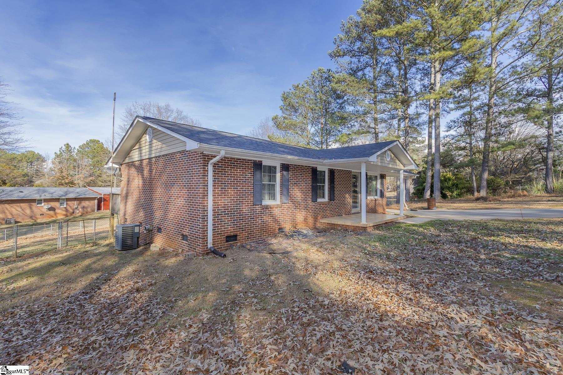 1108 Knox Road Anderson, SC 29625 - Photo 4 of 40 Gallery Image 4