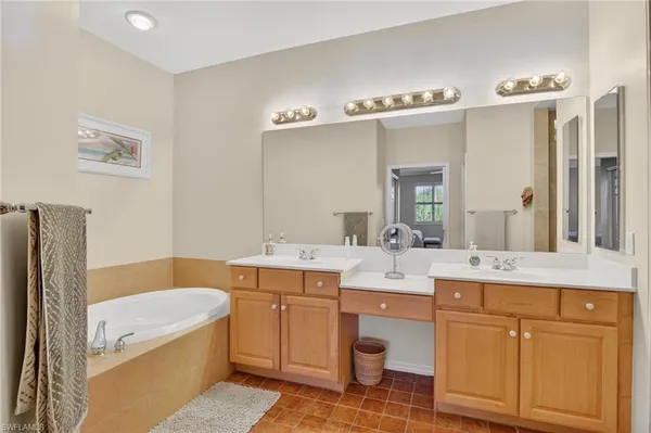 $600,000 | 3913 Forest Glen Boulevard, Unit 201, Naples, FL 34114