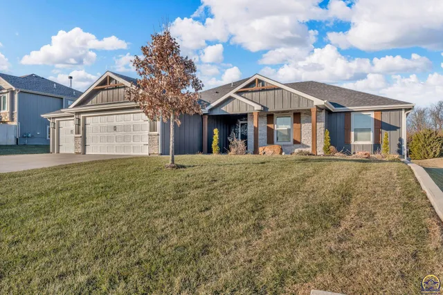 $399,900 | 2314 Northwest 49th Terrace, Topeka, KS 66618