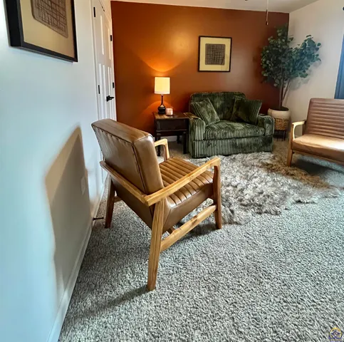 $399,900 | 2314 Northwest 49th Terrace, Topeka, KS 66618