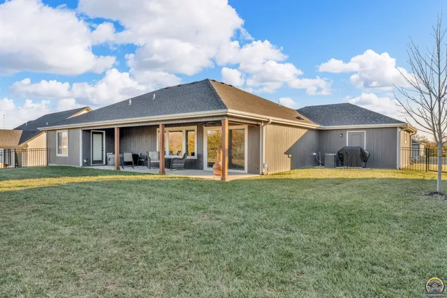 $399,900 | 2314 Northwest 49th Terrace, Topeka, KS 66618