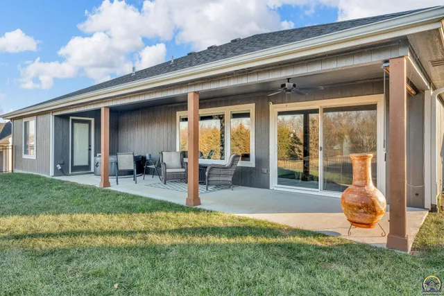 $399,900 | 2314 Northwest 49th Terrace, Topeka, KS 66618