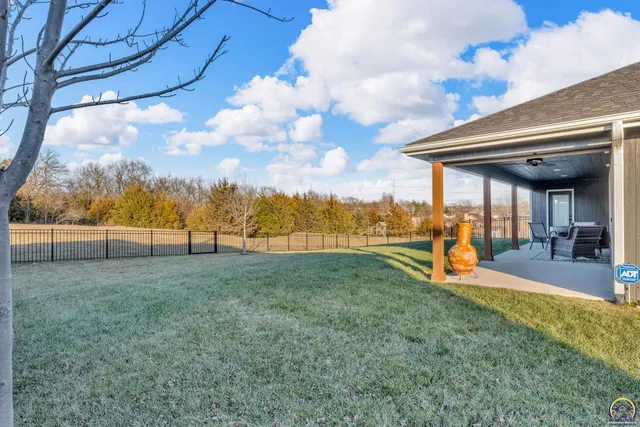 $399,900 | 2314 Northwest 49th Terrace, Topeka, KS 66618