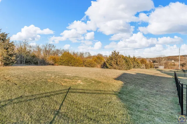 $399,900 | 2314 Northwest 49th Terrace, Topeka, KS 66618