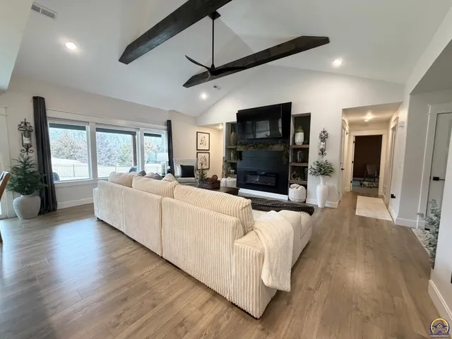 $399,900 | 2314 Northwest 49th Terrace, Topeka, KS 66618