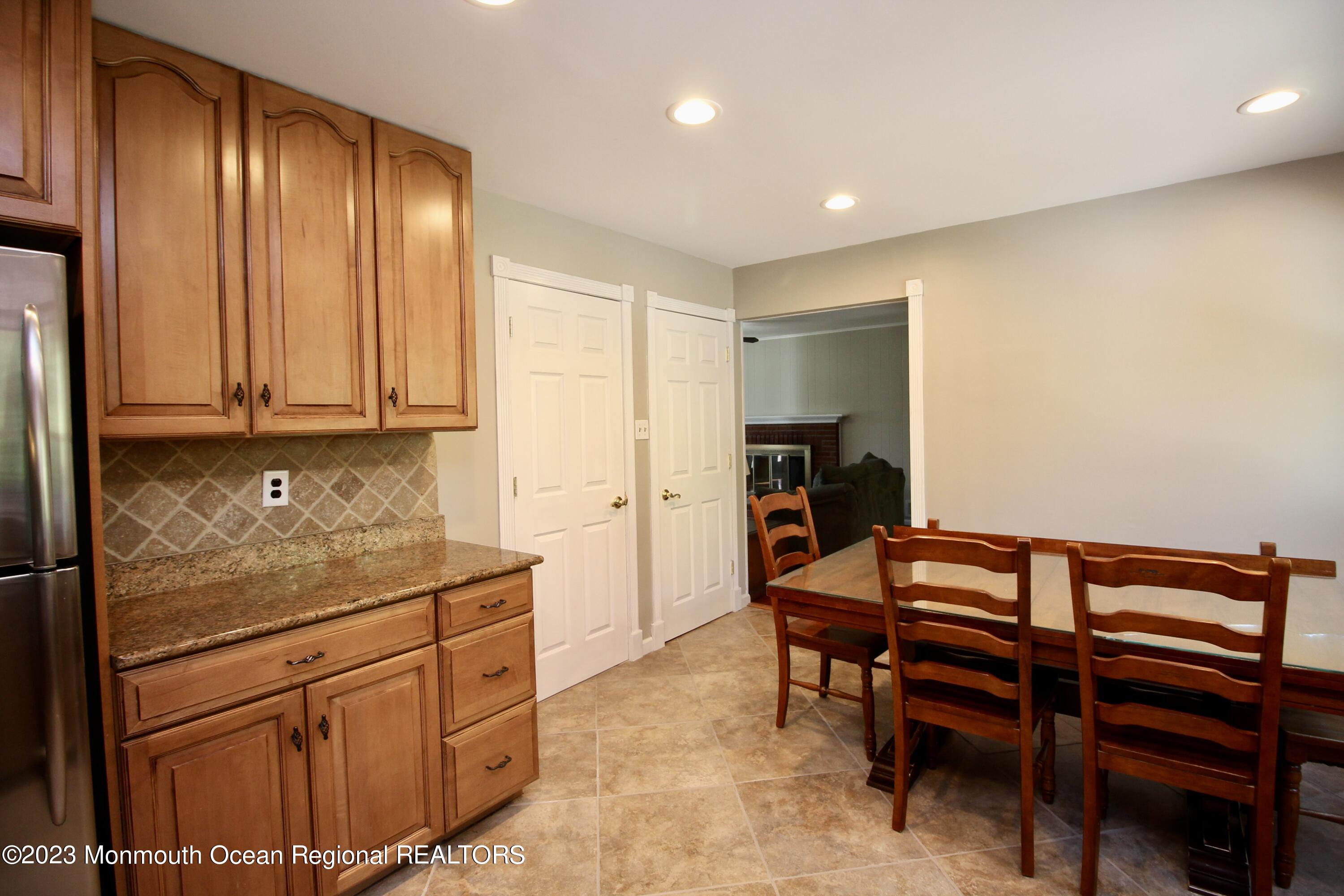 259 Kings Mountain Road Freehold, NJ 07728 - Photo 23 of 61 4739191F-8390-4144-B123-5E0F29027682_1_2