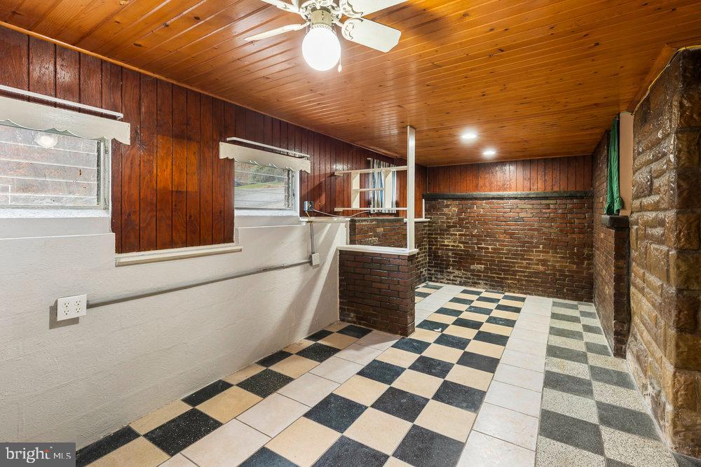 367 Bridge Valley Road Pequea, PA 17565 - Photo 18 of 51 a bathroom with a black and white checkered floor