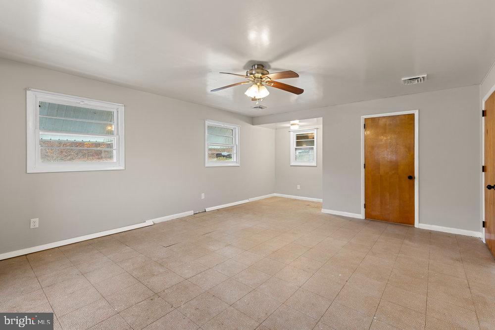 367 Bridge Valley Road Pequea, PA 17565 - Photo 26 of 51 a view of an empty room with a window