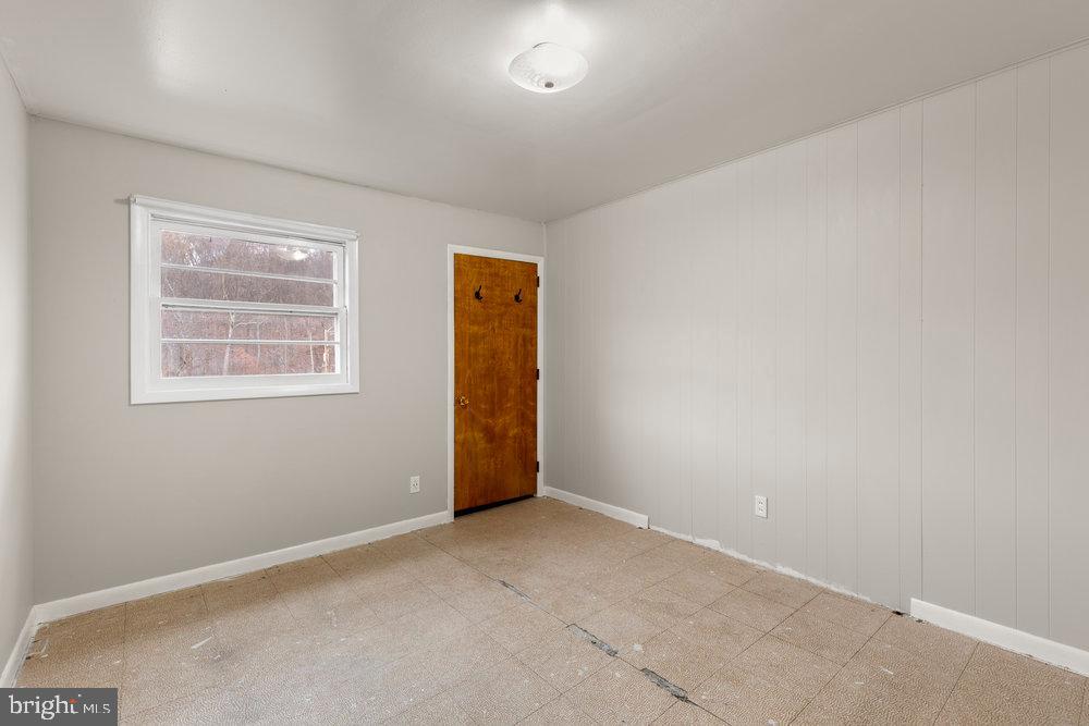 367 Bridge Valley Road Pequea, PA 17565 - Photo 27 of 51 an empty room with windows