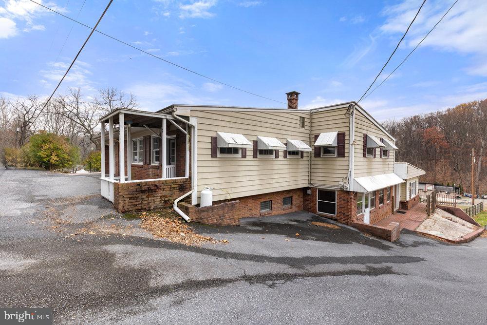 367 Bridge Valley Road Pequea, PA 17565 - Photo 3 of 51 a front view of a house